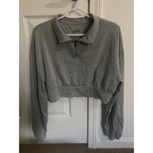 Gilly Hicks Cropped Hoodie Sweatshirt in Sage Green